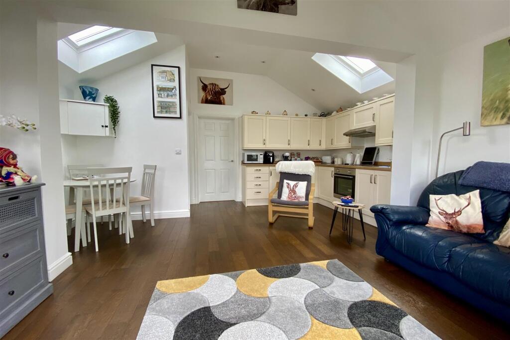 Annex Kitchen/Reception Room