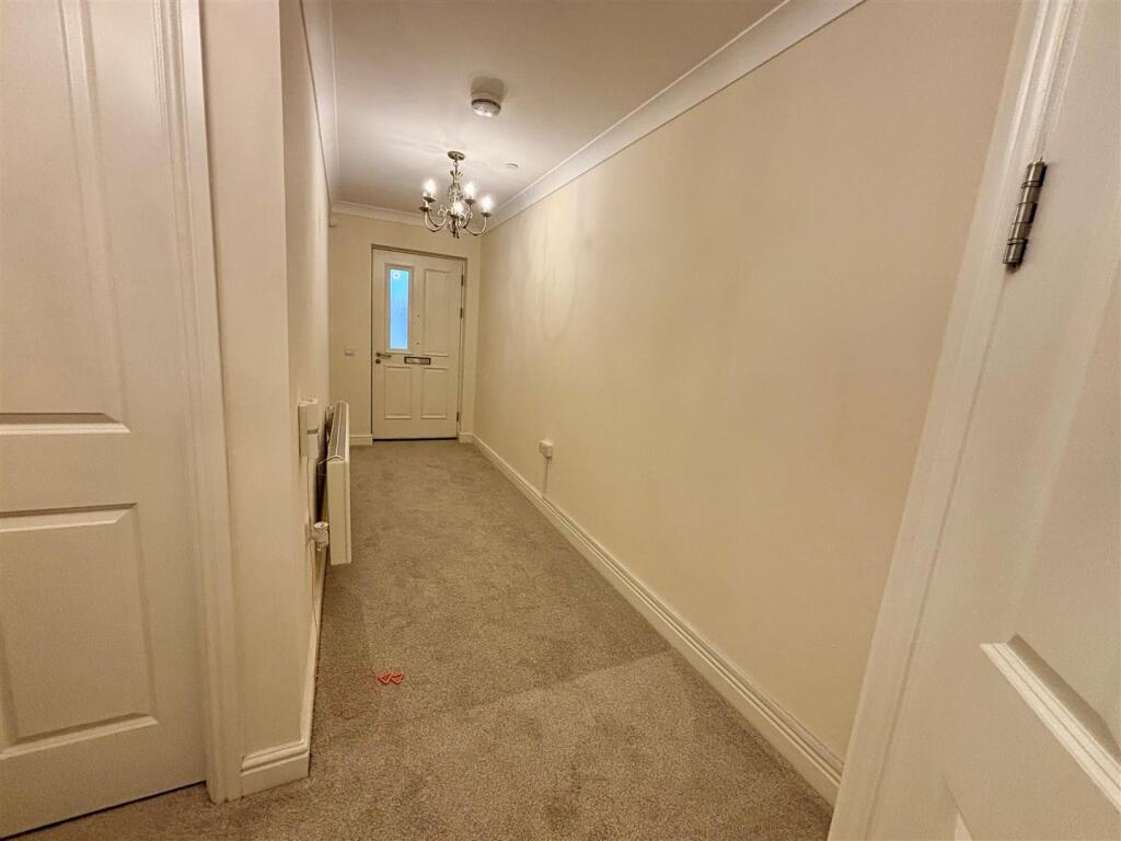Hallway.jpg