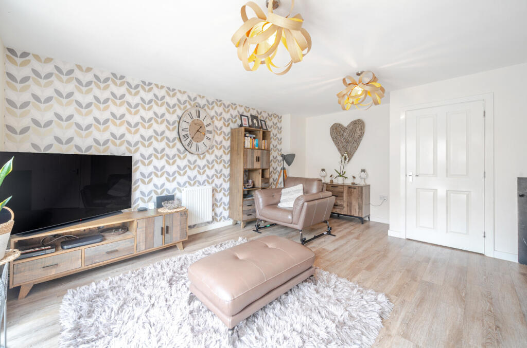 1295031-9-682f587...