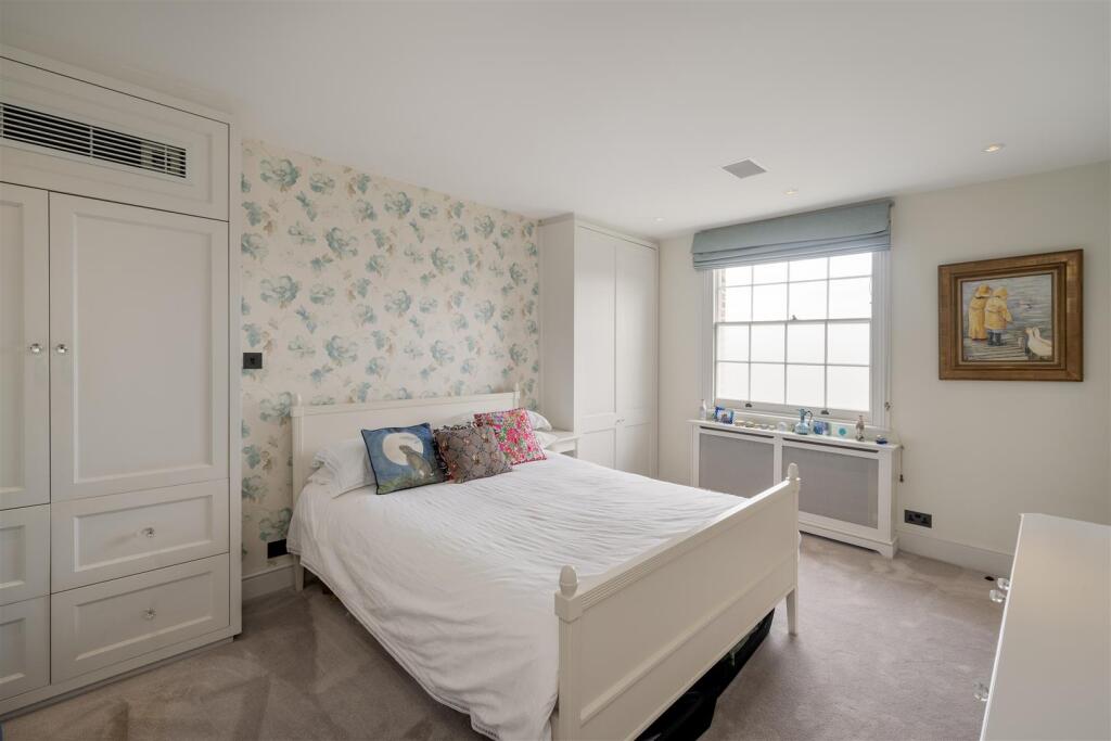 Maskells-32 Norland Square-17_Hi.jpg