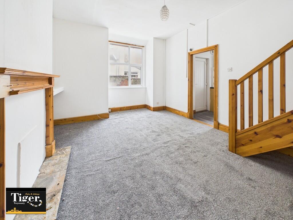 CAM02176G0-PR0707...