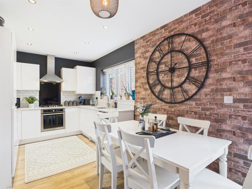 Living Kitchen/Dining Room
