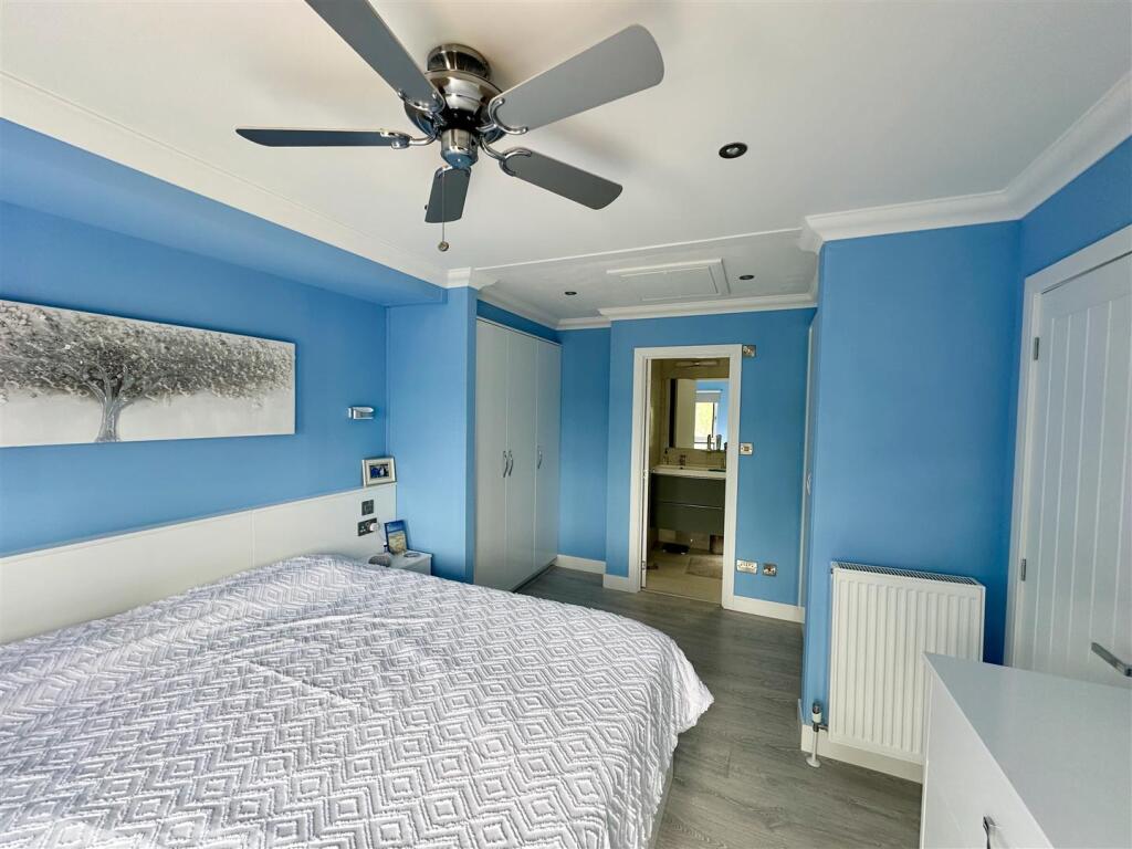 3 Pompeys Lane Ferndown BH22 9DY - 8 of 24 bedroom