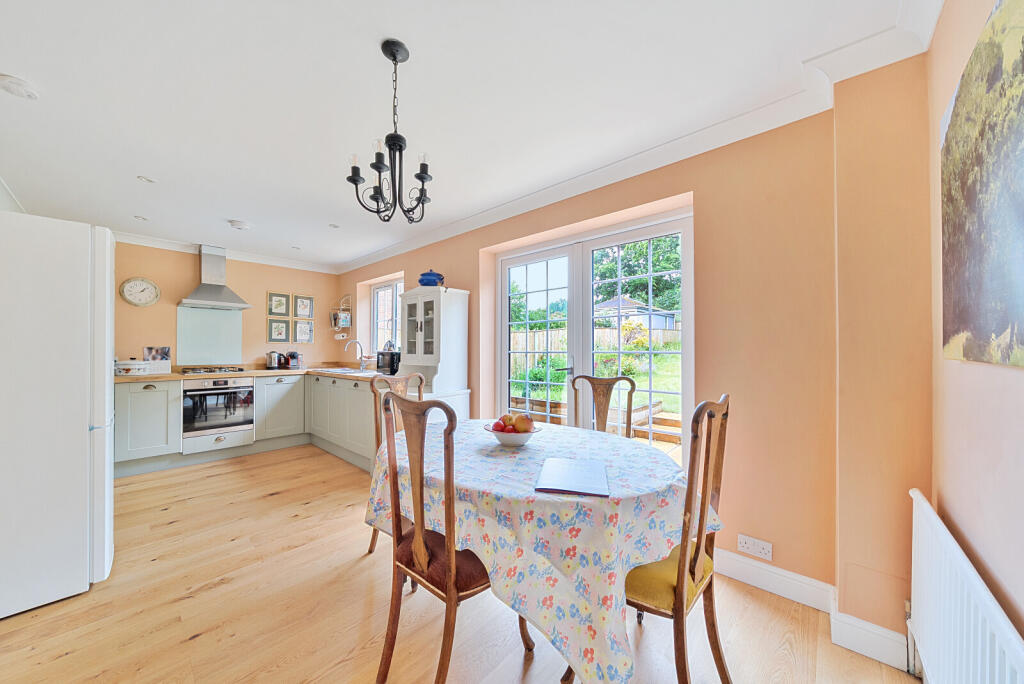 1299002-11-683f04...