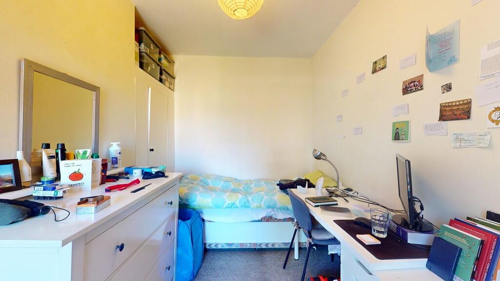 Bedroom 2 - Angle...