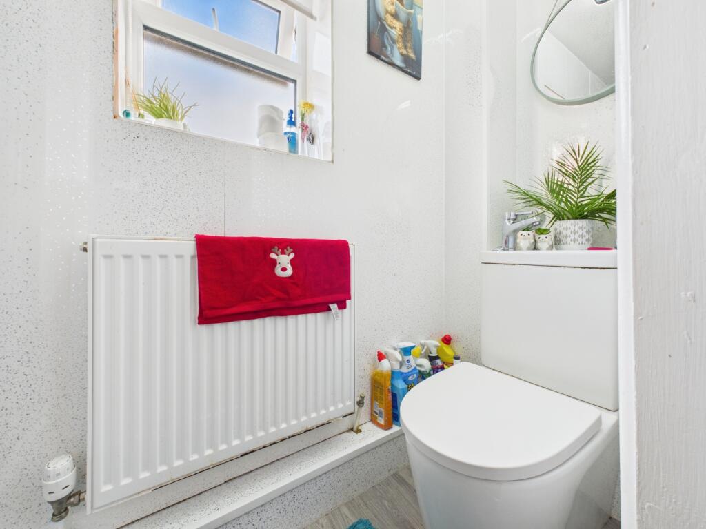 CAM03729G0-PR0198-STILL008