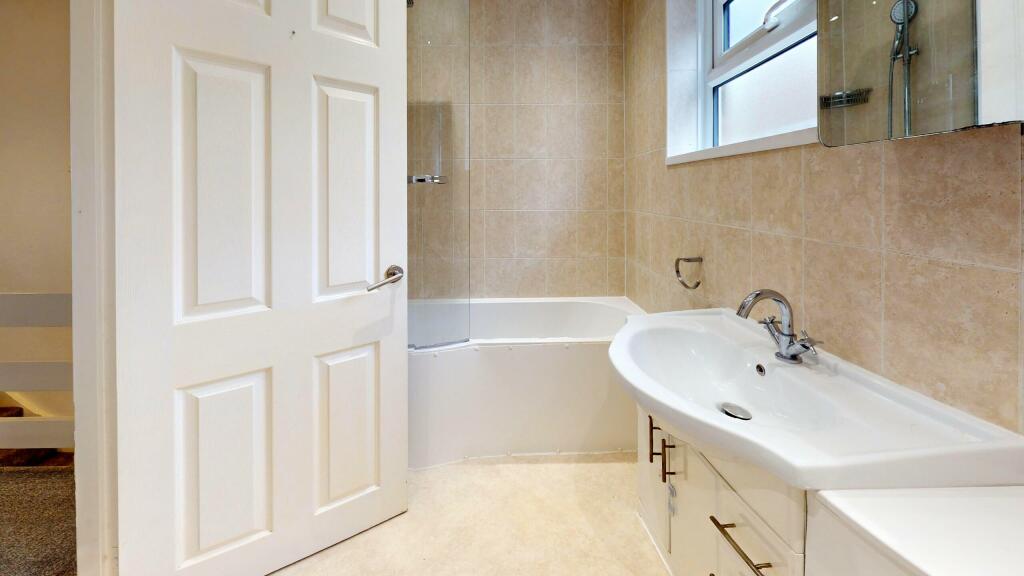 34-Holtdale-Close-Bathroom