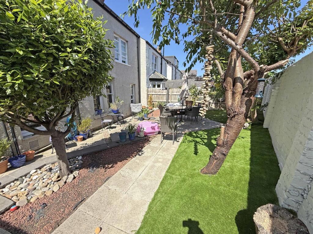 Back Garden angle 1.jpg