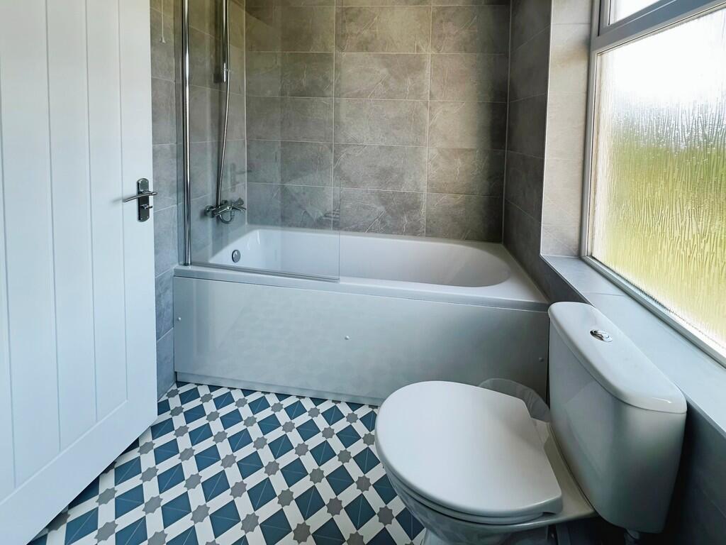 62ea34ba-bathroom...