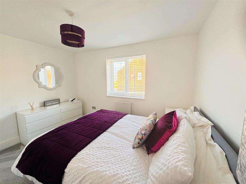 Bedroom 3.jpg.jpeg