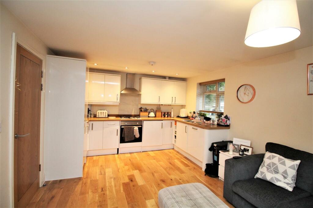 OPEN PLAN KITCHEN