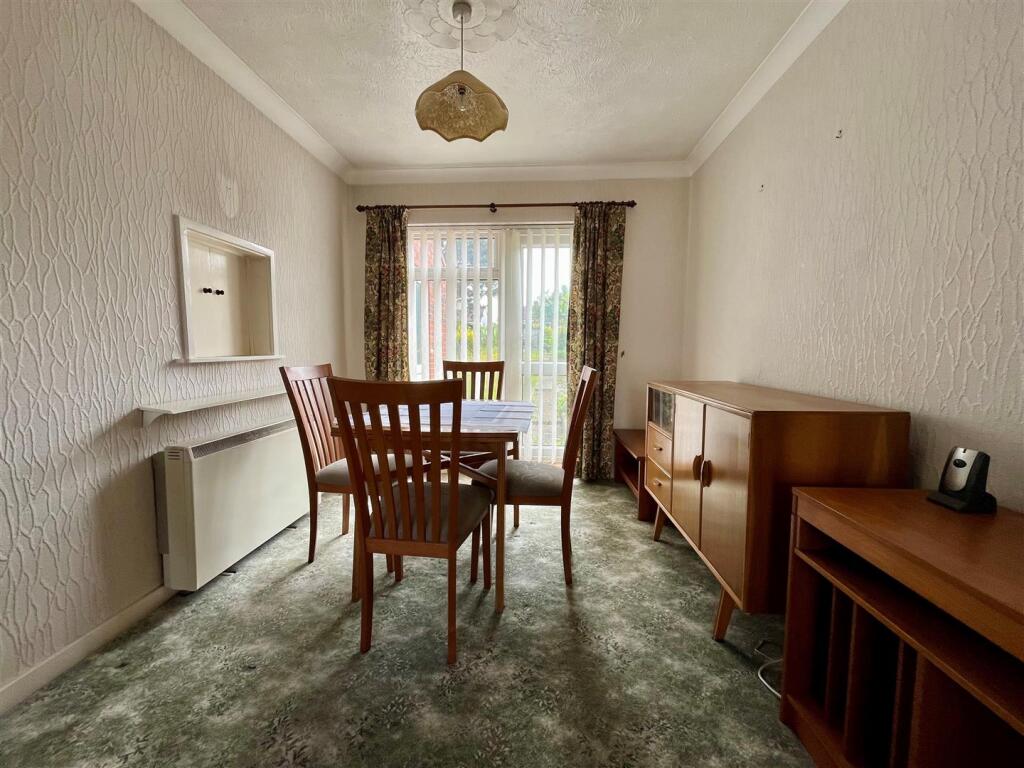 Dining Area..jpg