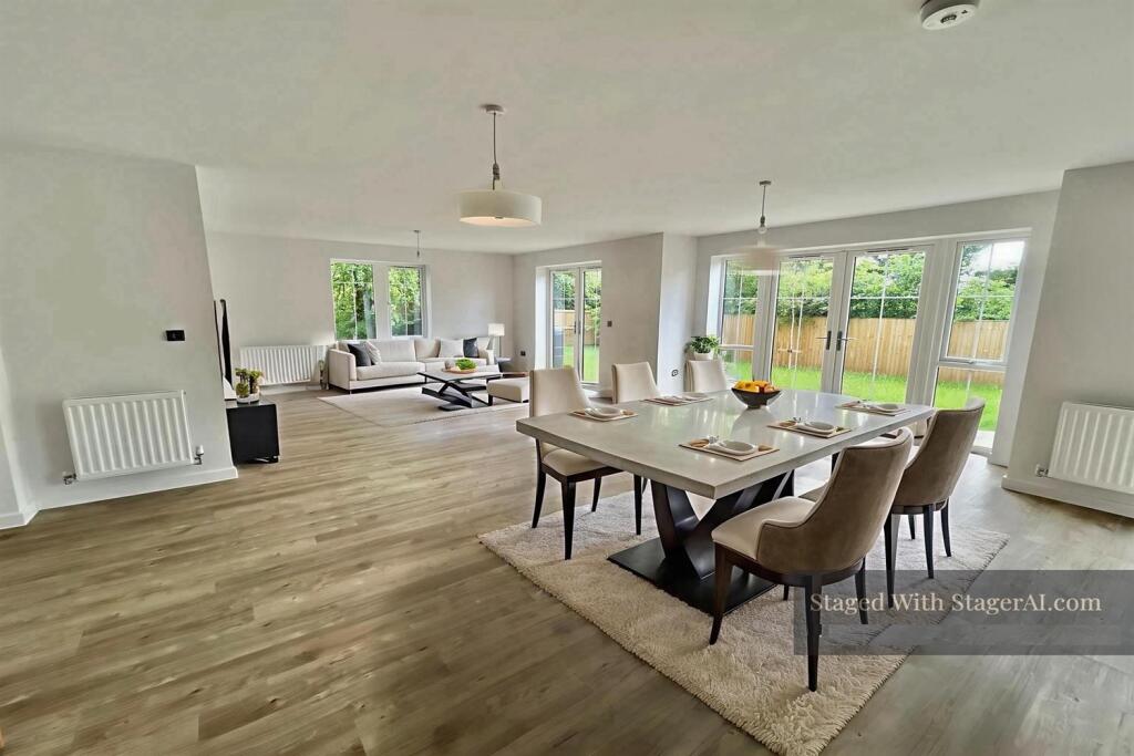 Open Plan Dining/Fam