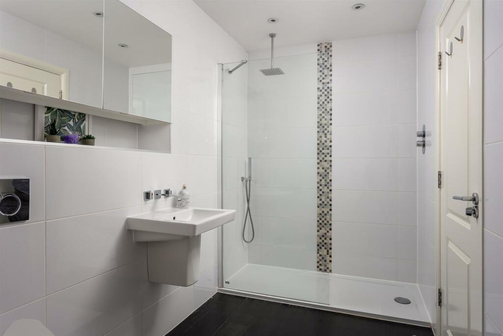 21 - 9 Gabell Road - GL53 9FA - Web.jpg