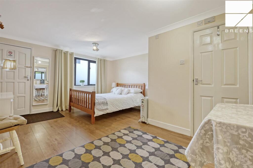 img_4605_32 copy 2.jpg