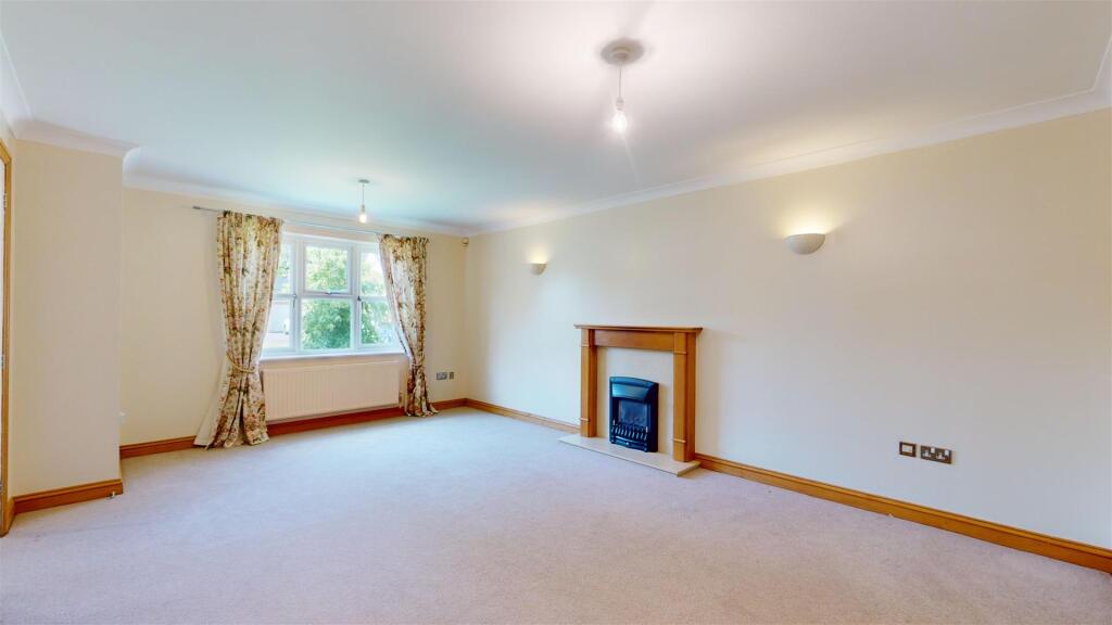 8 Nursery Meadows, Living room 2.jpg