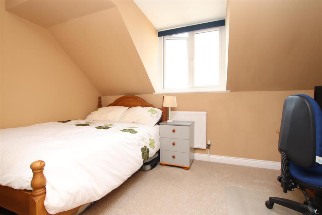 Bedroom 2.JPG