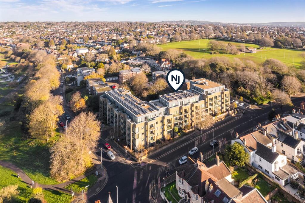 Flat 26 Park House-22.jpg