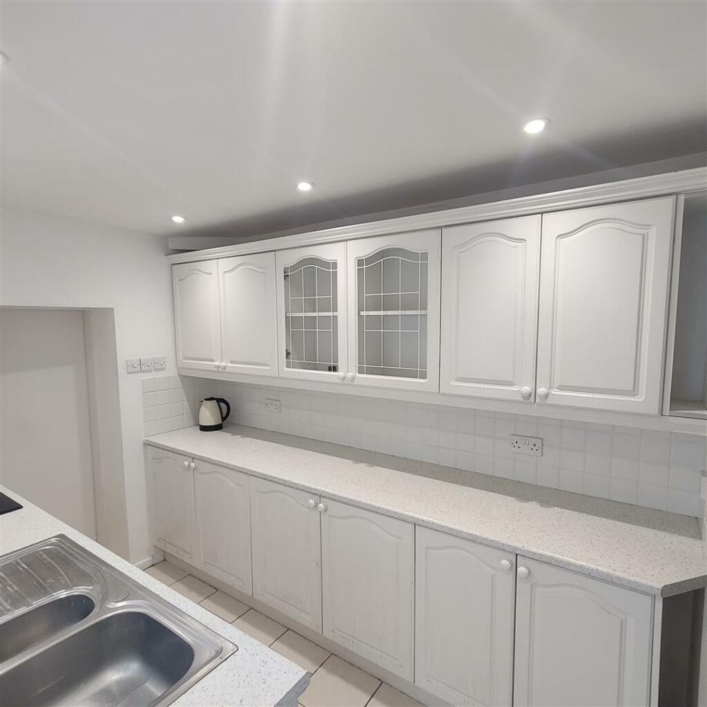 salem kitchen.jpg