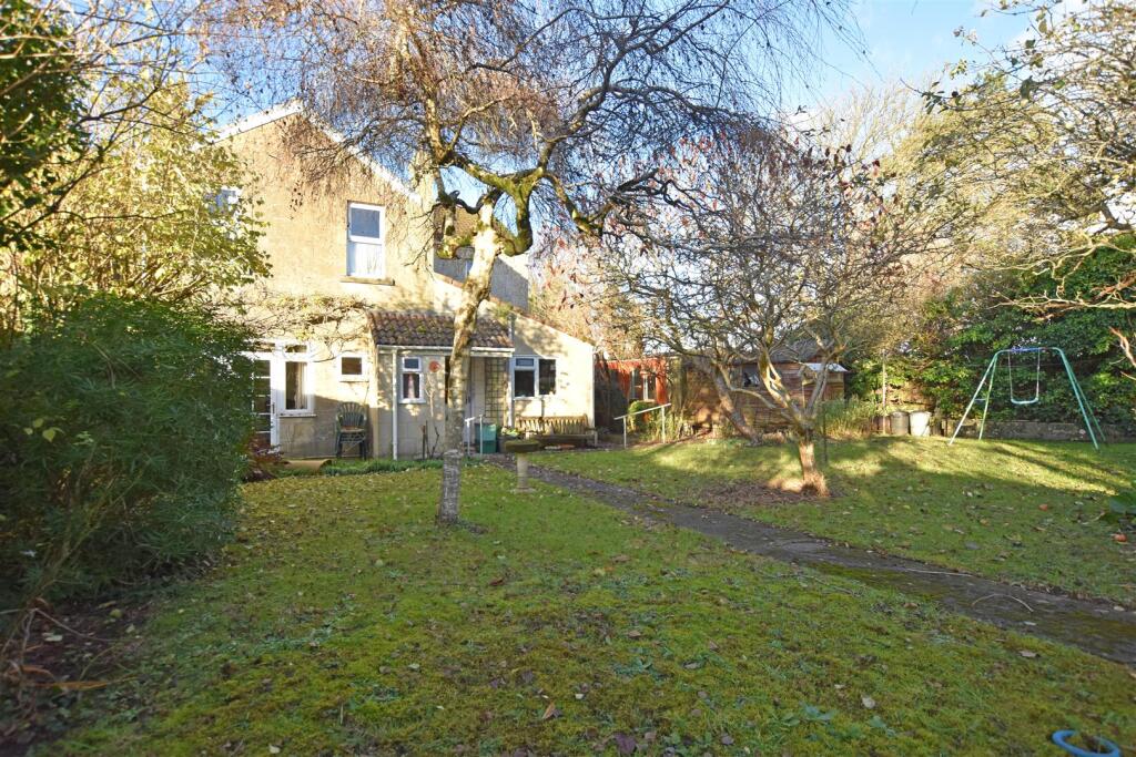 Rear Garden iV.JPG