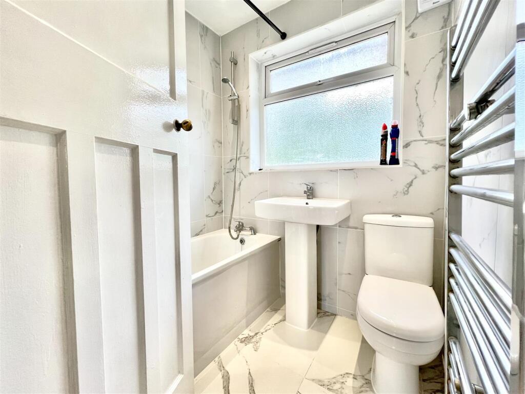 Family Bathroom/ WC