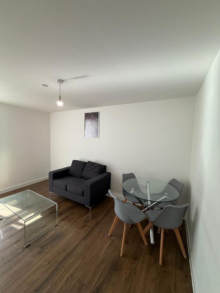 ed85b175-9249-49e...