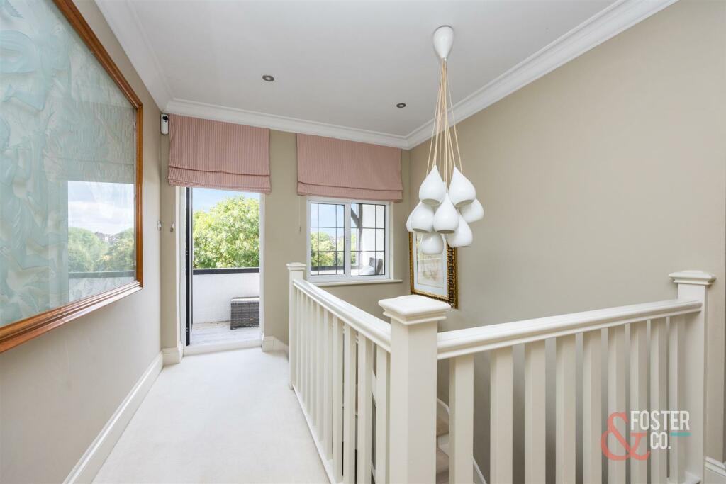 Goldstone Crescent_109-010.jpg