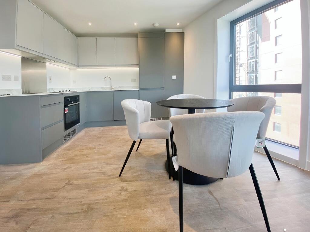 6ecb1ae5-WhatsApp 20