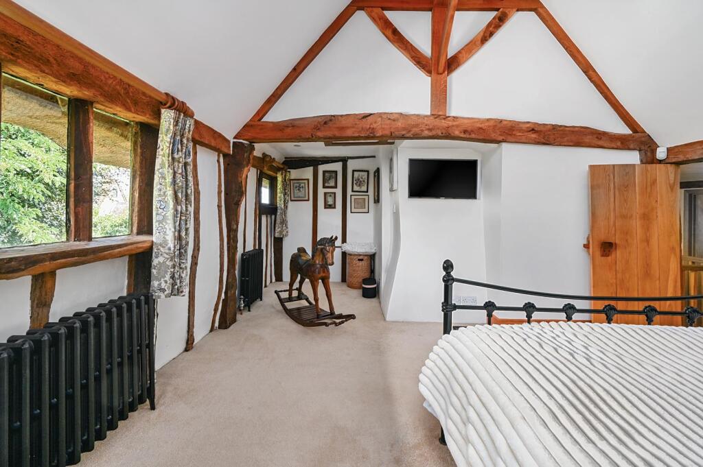 Tickham Cottage ME90HS (28).jpg