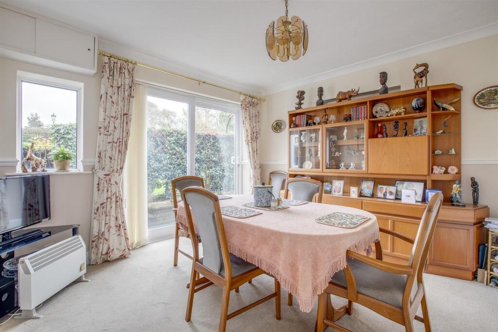 8 Wycombe Road, HP15 6RY-7.jpg