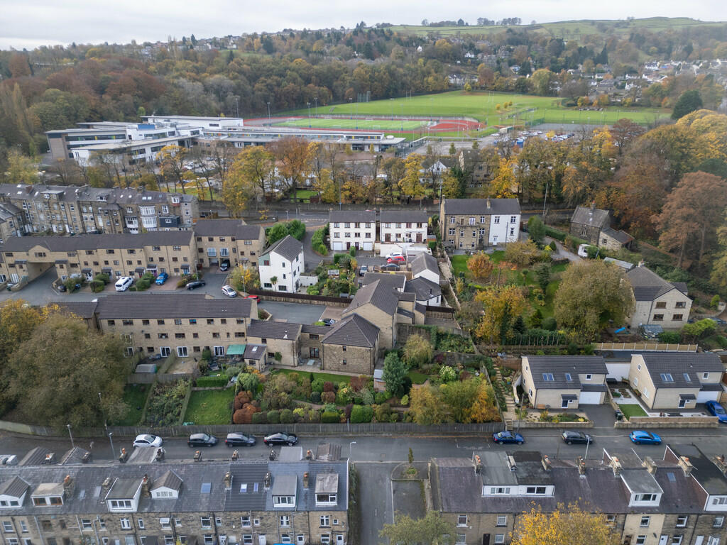 10 Baileys Croft-...
