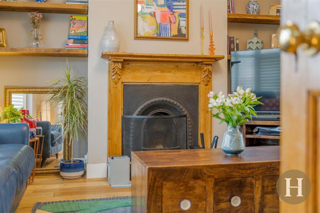 Hadleigh Estate Agents-10.jpg