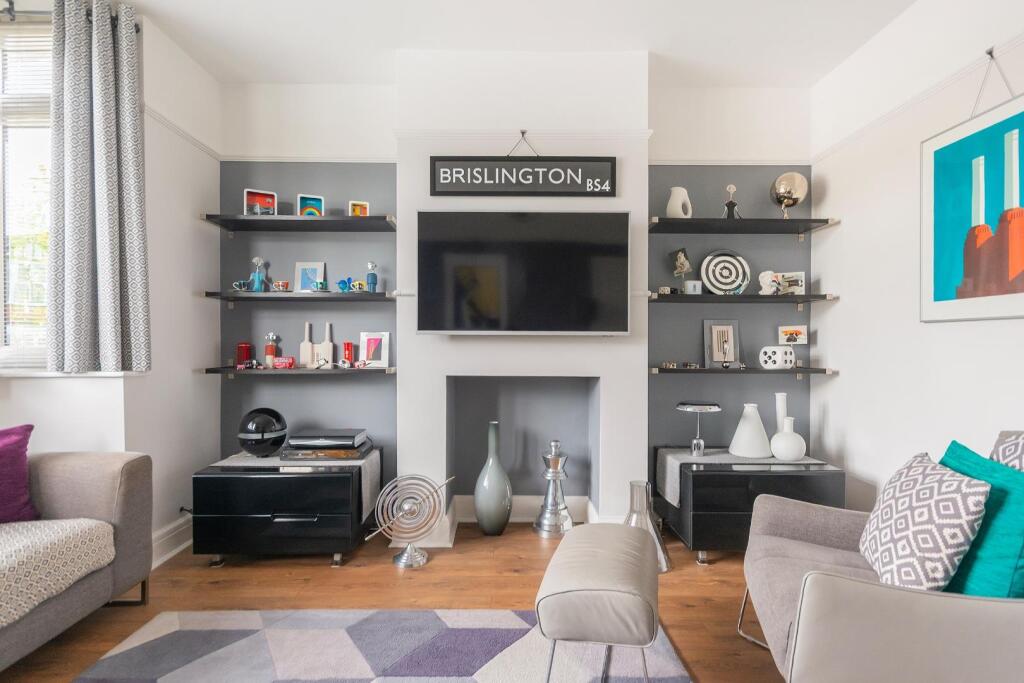 0J7ABN - Living Room A.jpg