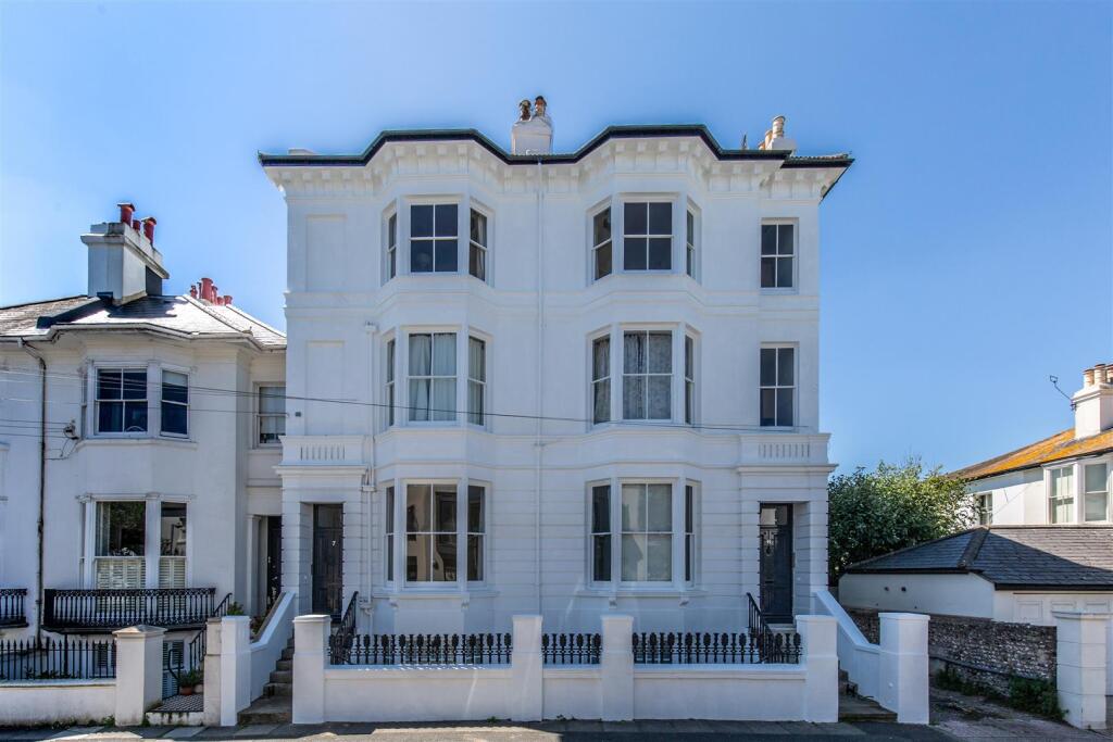 6-7 Powis Square-5.jpg