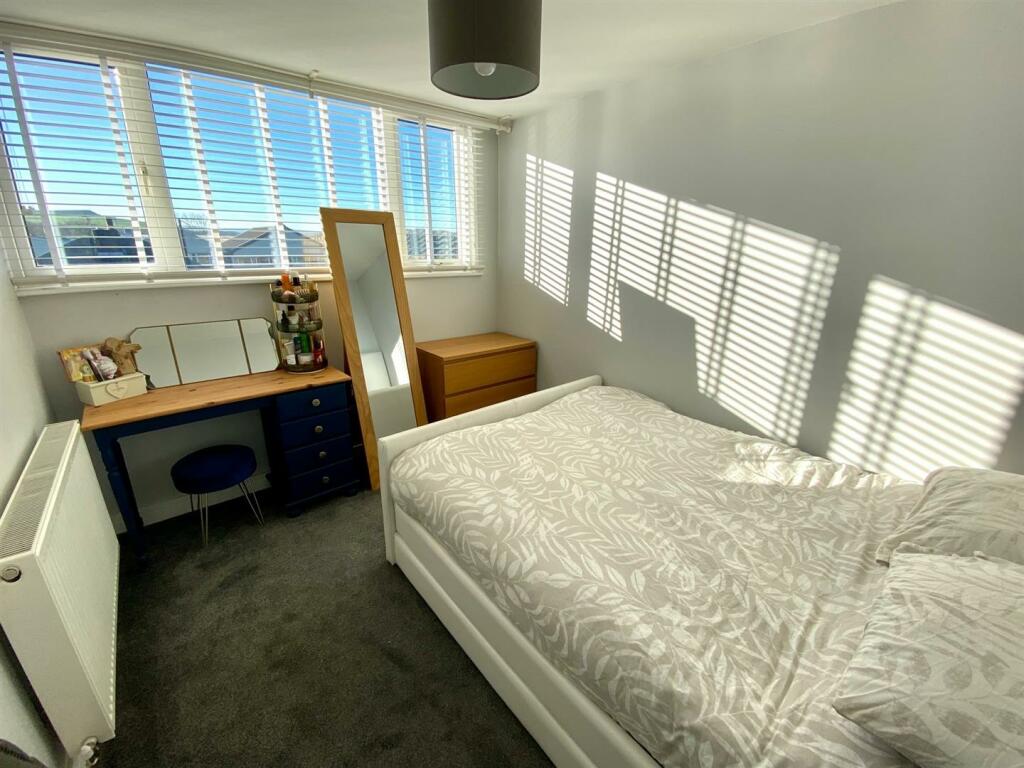 manor park 44 bed 3.jpg