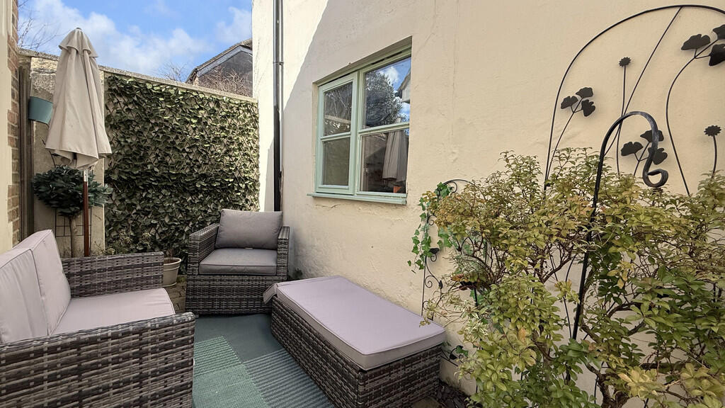 Courtyard garden