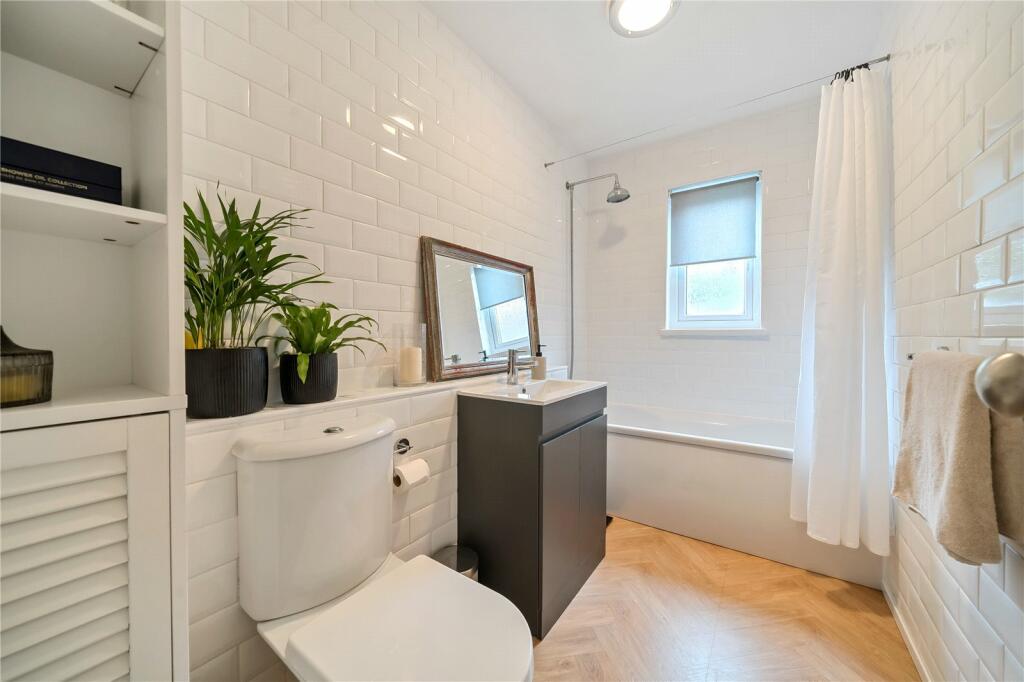 Bathroom/Shower Room