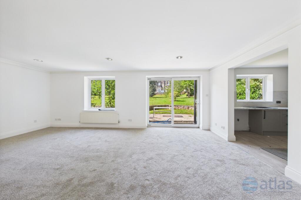 Living / Dining Area