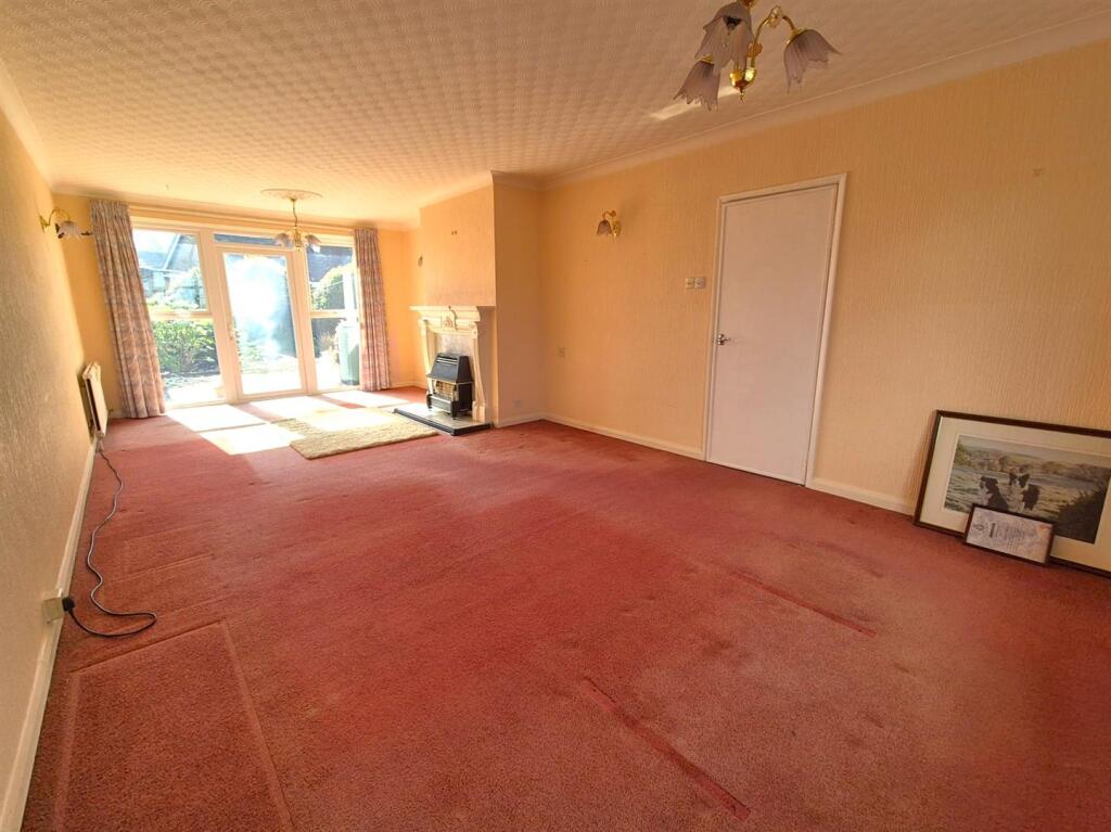 Through Lounge Diner