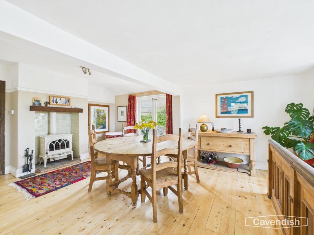 DINING/SITING ROOM