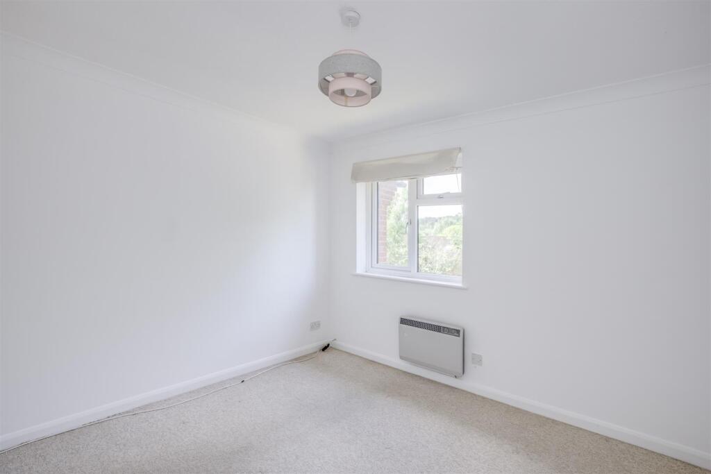 12 Old Coach Drive, HP11 1AS-3.jpg