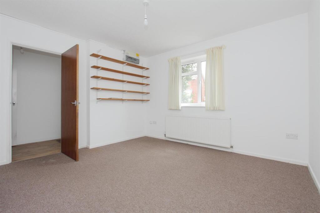 7 glebe close ph17.JPG