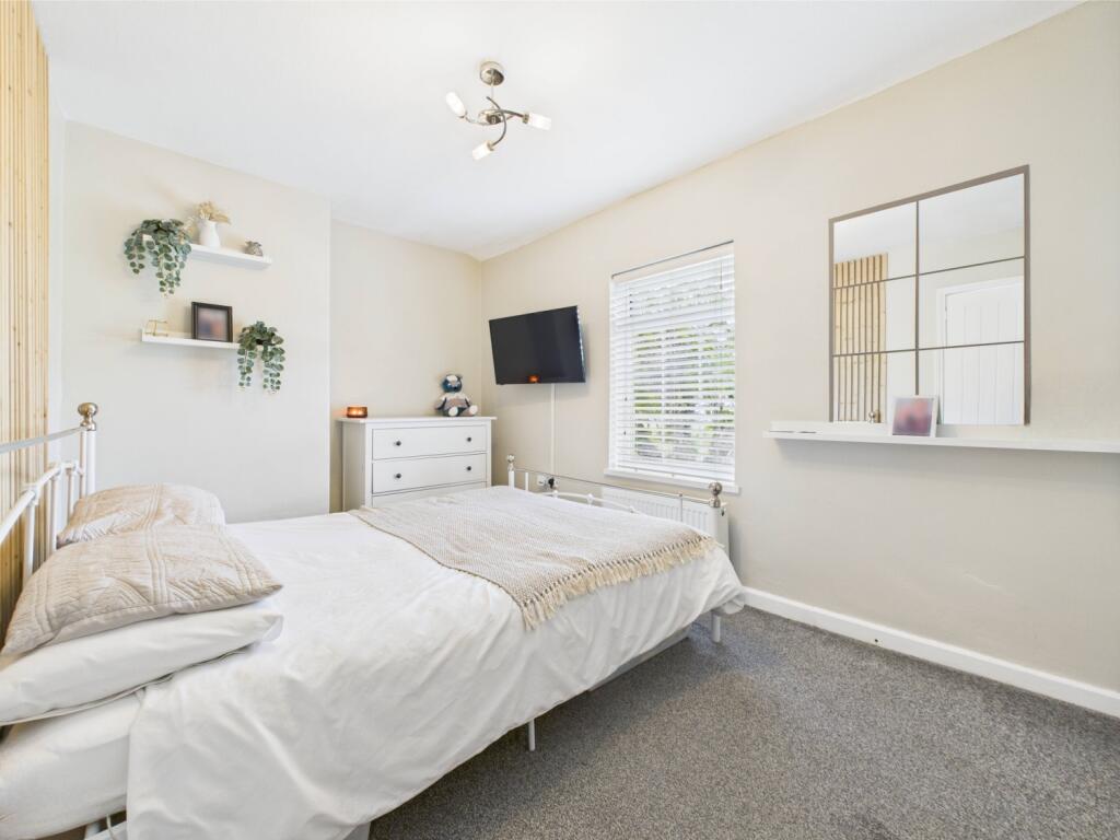 CAM02195G0-PR0072-STILL020