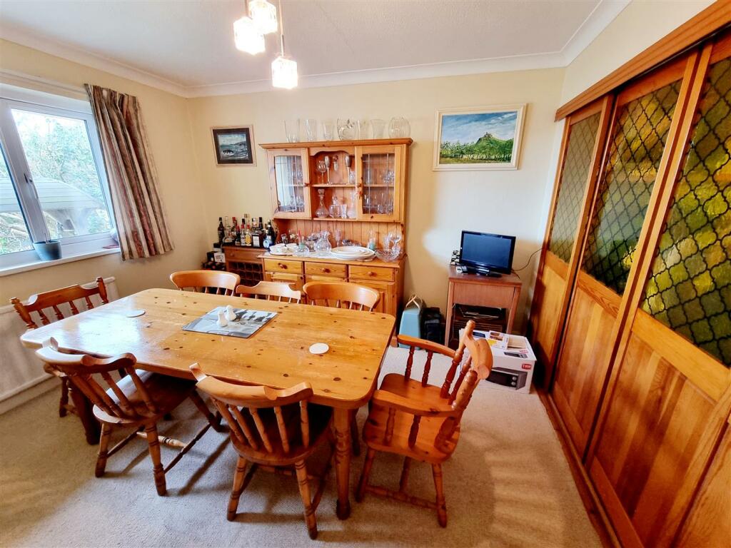Bedroom 4 / Dining Room