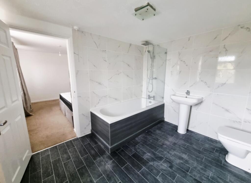 En-suite Bathroom