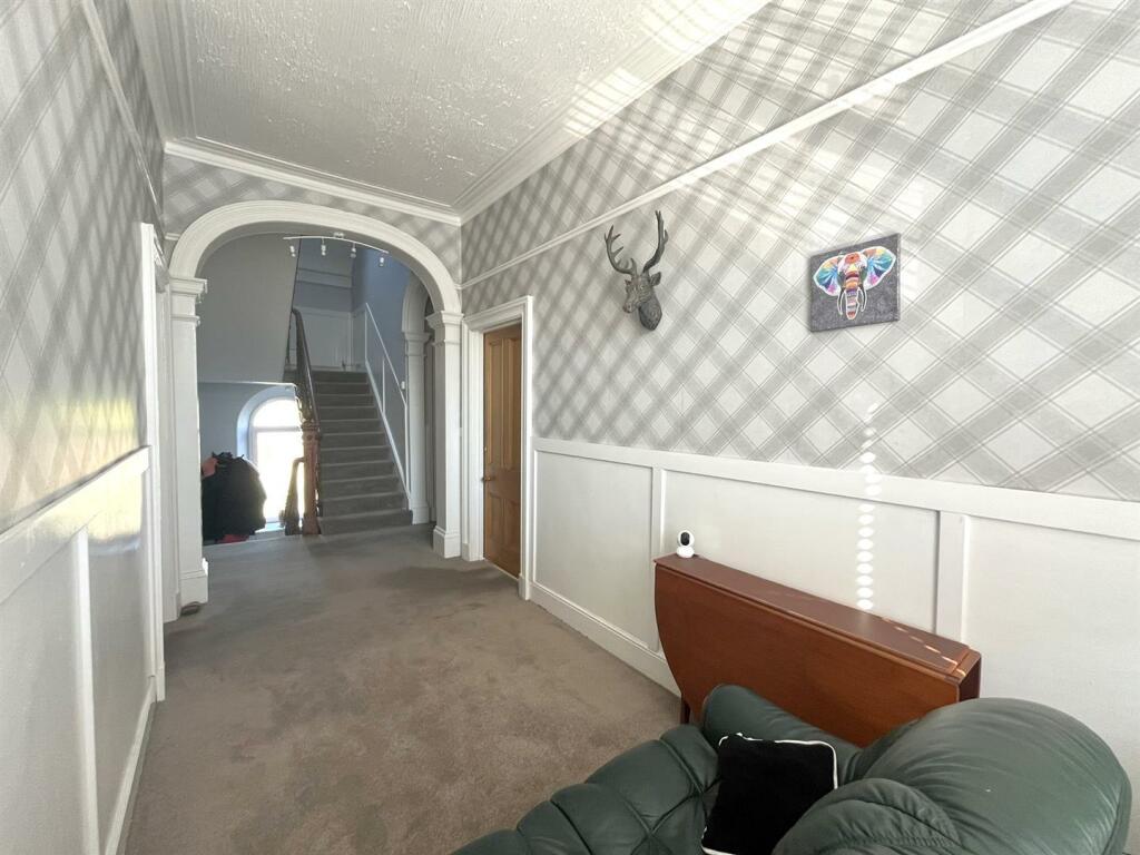 STAIRCASE &amp; FIRST FLOOR LANDING
