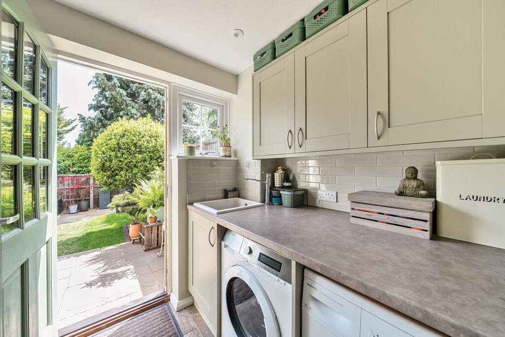 1294561-10-682b31...