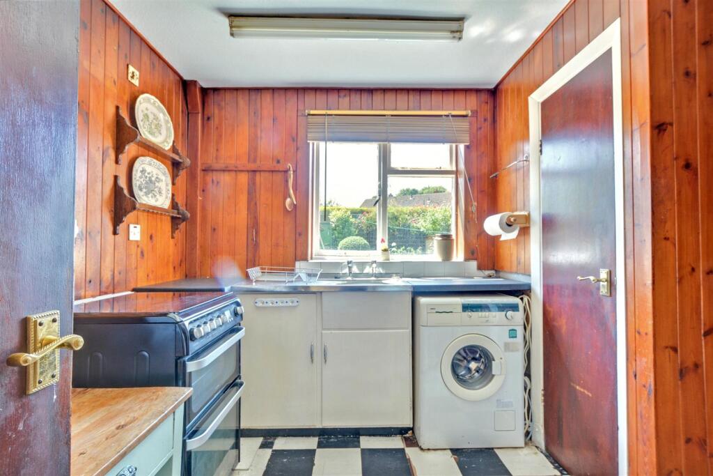 Kitchen_1.jpeg