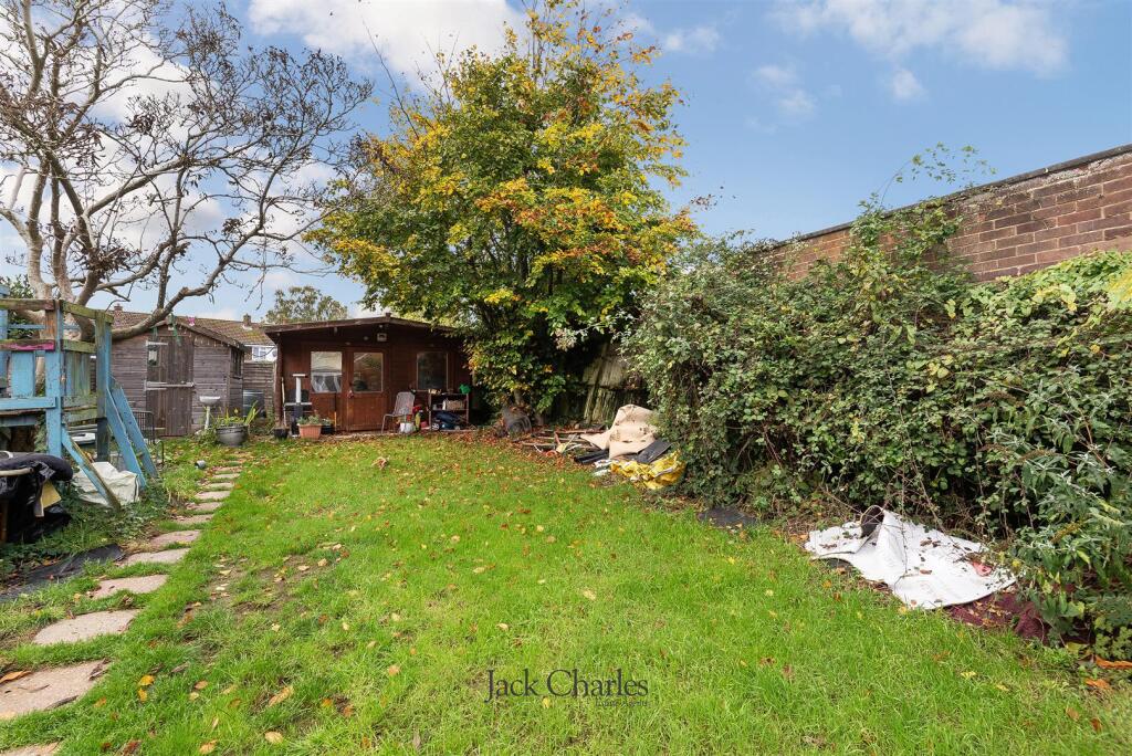 43 The Cherry Orchard, TN11 0HU 013.jpg