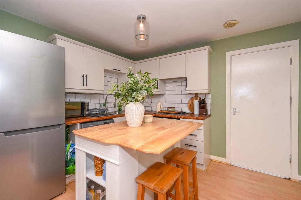 Piele Road - Kitchen